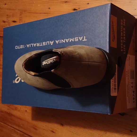 New in box blundstone stone nubuck low heel elastic short boot sz 4.5  USA 7.5 - Picture 5 of 8